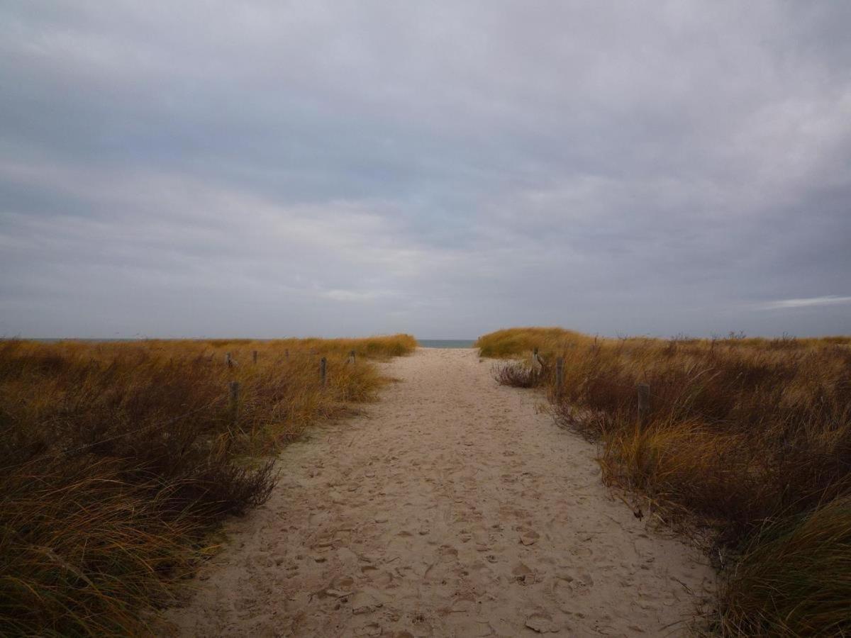 Achterdeck, Direkt An Der Promenade Rostock